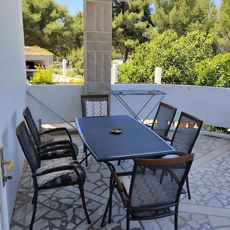 Braco By The Sea With A Sea View Apartment