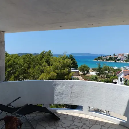 Braco By The Sea With A Sea View Apartment