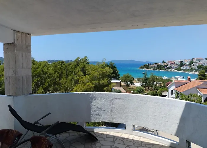 Braco By The Sea With A Sea View Apartment